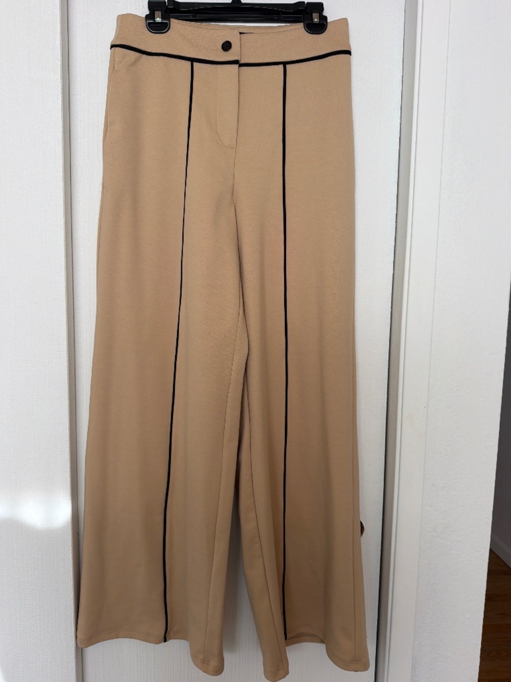 New York & Company Beige Wide Leg Pants Black Trim Size M NWT